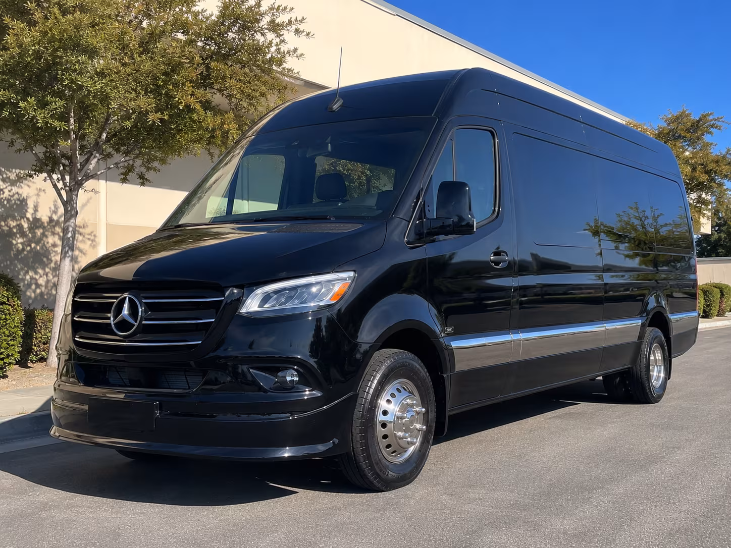 10 passenger sprinter van