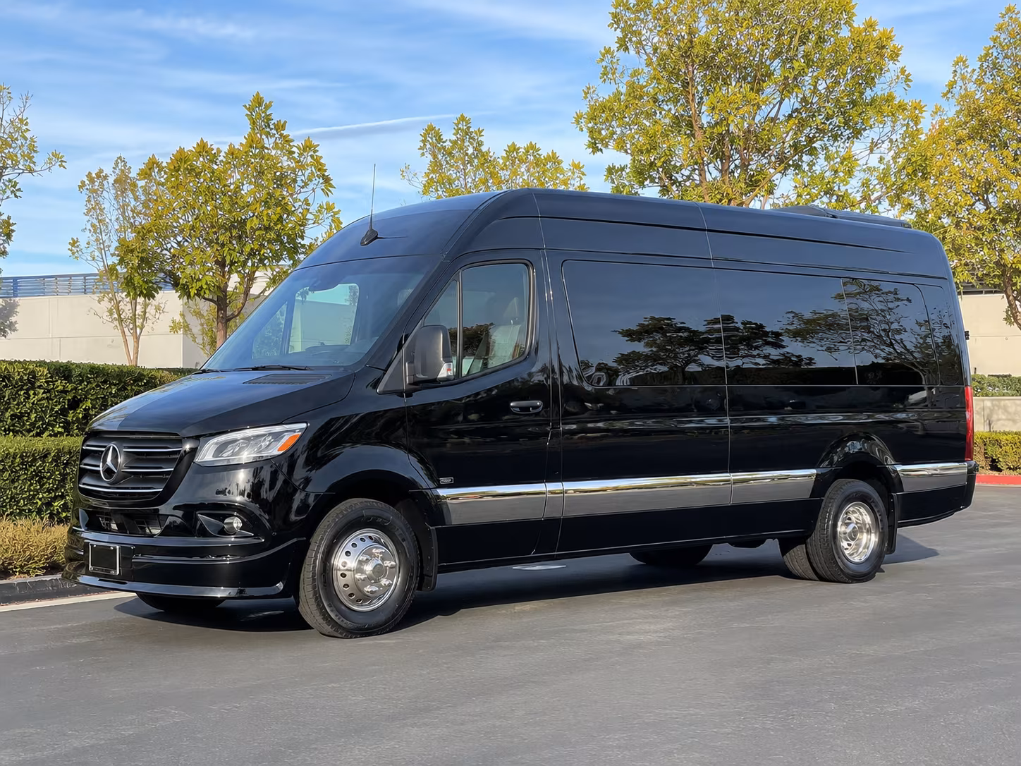 find the perfect transportation for your next airport transfer 4